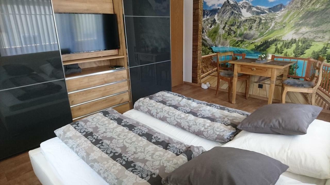 "Kaiser'S" Ferienwohnung Mit Balkon Und Garten Offenhausen Exterior foto
